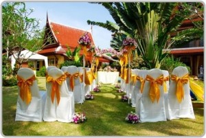 Intimate garden wedding idea